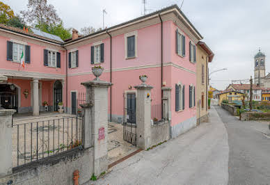 Villa with garden 5