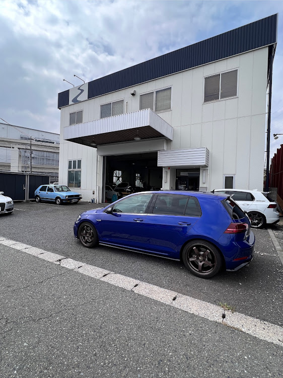 ゴルフ Rのmaniacs・プロテクションフィルム・ゴルフ7.5R・ゴルフR・リアスポイラーエクステンションに関するカスタム事例の投稿画像2枚目