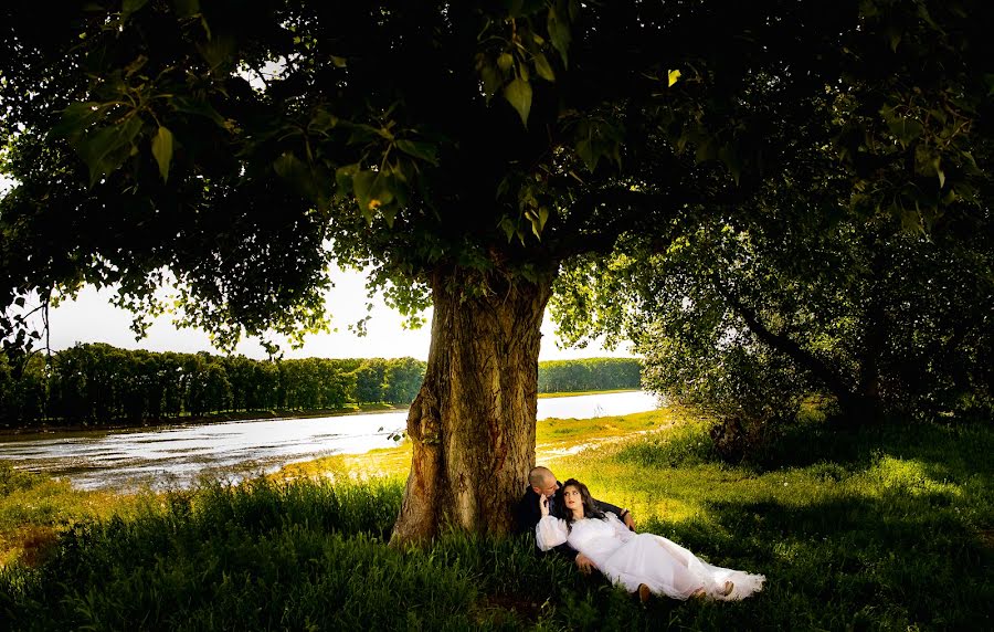 Fotógrafo de bodas Viorel Petrovici (codux). Foto del 1 de mayo