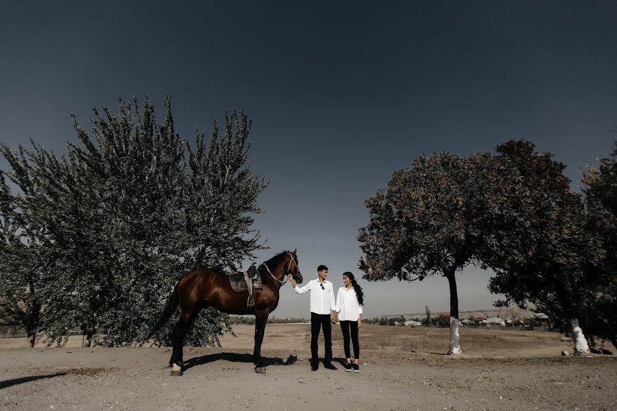 Fotógrafo de bodas Adilet Topchubaev (atop). Foto del 26 de abril 2020