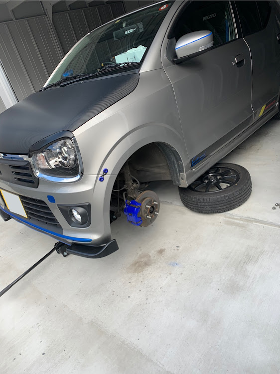アルトワークスのブレーキキャリパー清掃・ブレーキキャリパー塗装・DIY・自作ステッカーに関するカスタム事例の投稿画像4枚目