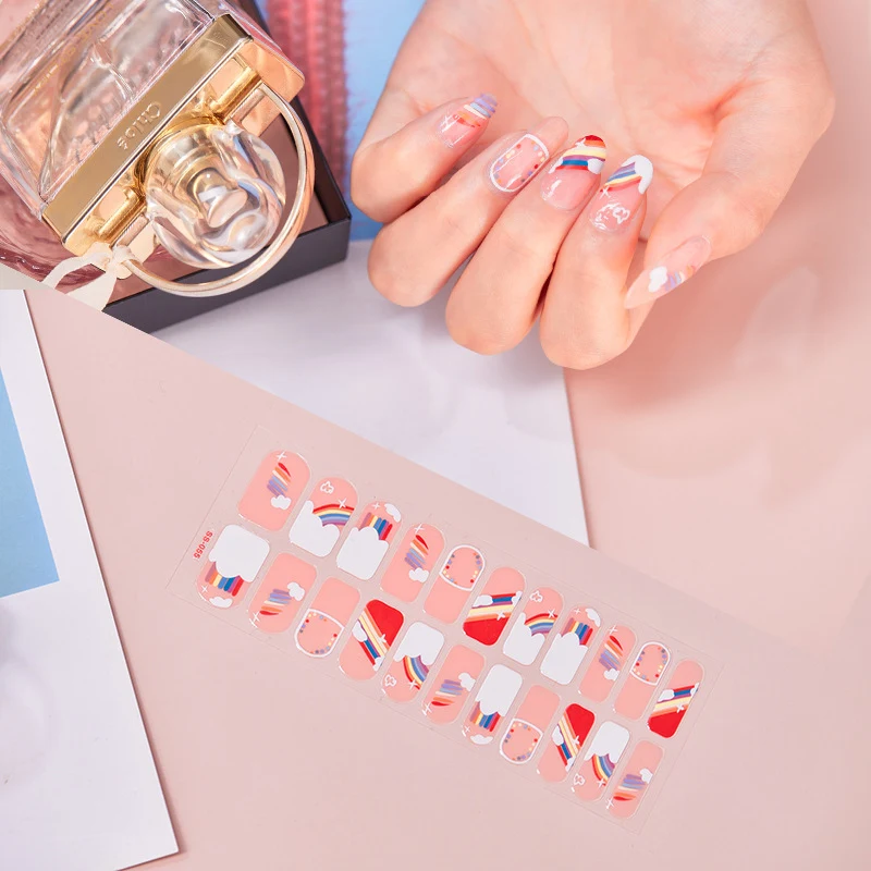 Adesivos de unhas completos arco-íris Adesivos de unhas fofos e coloridos. Manicure rápida e fácil com designs adoráveis. Decore suas unhas com estilo.