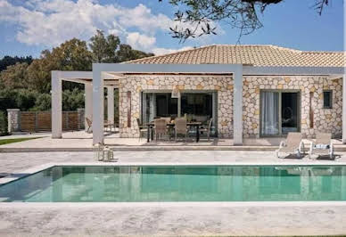 Villa with pool 12