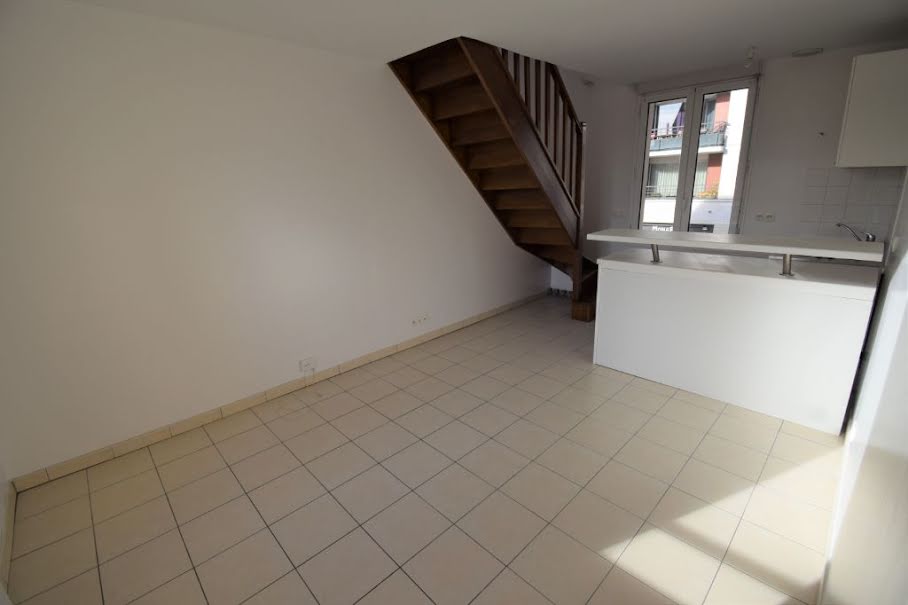 Location  appartement 2 pièces 25 m² à Ermont (95120), 708 €