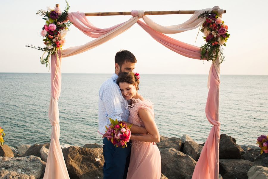 Fotógrafo de casamento Olga Smetanina (olgasmetanina). Foto de 19 de março 2018