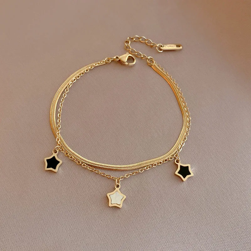 Collar de clavícula de oro 14k con colgante de pentagrama para mujer Elegancia y misticismo fusionados en esta joya, un símbolo único y sofisticado.