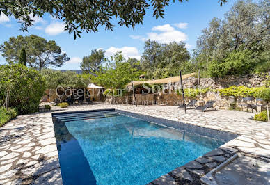 House with pool and terrace 8