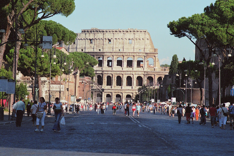 Passeggiata estiva ai fori imperiali di Avigliante