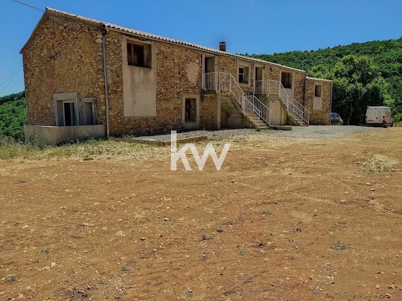 Vente propriété 16 pièces 300 m² à Thoard (04380), 420 000 €