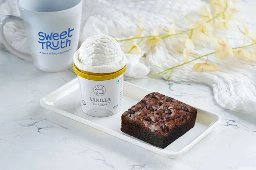 Vanilla Ice Cream + Choco Chip Brownie