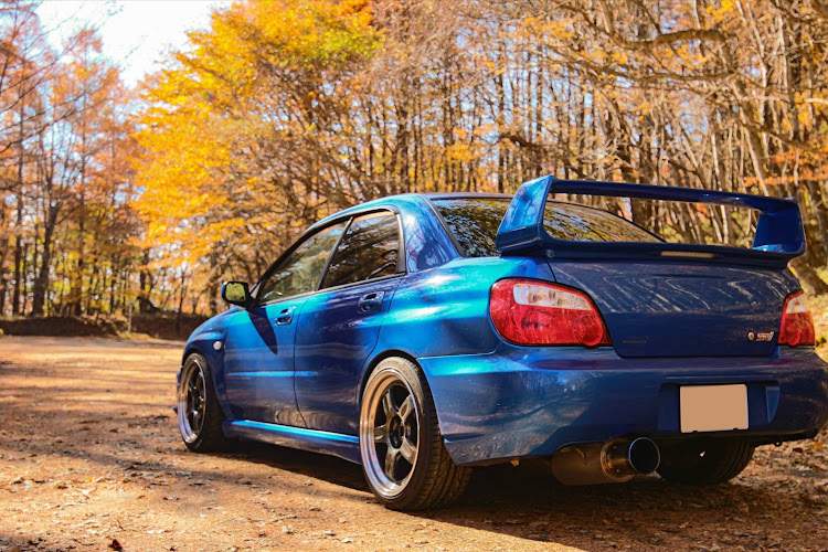 インプレッサ WRX STIの紅葉と愛車・#RAYS 21Cに関するカスタム事例の投稿画像3枚目