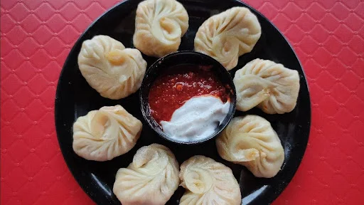 Steamed Chilli Paneer Momos