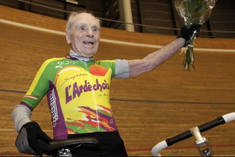 Robert Marchand, 105 ans, s'empare du record de l'heure