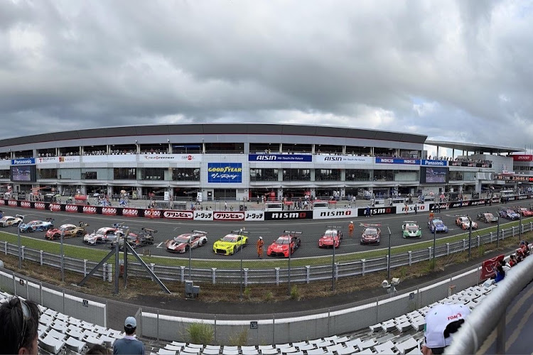もりもりさんが投稿したスーパーGT・富士スピードウェイ・GT300・100LAPに関するカスタム事例の投稿画像3枚目