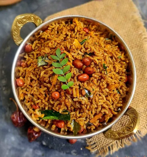 Puliyogare (Tamarind)Rice Bowl+Sambar,Tomato&Coconut Chutney&Gunpowder