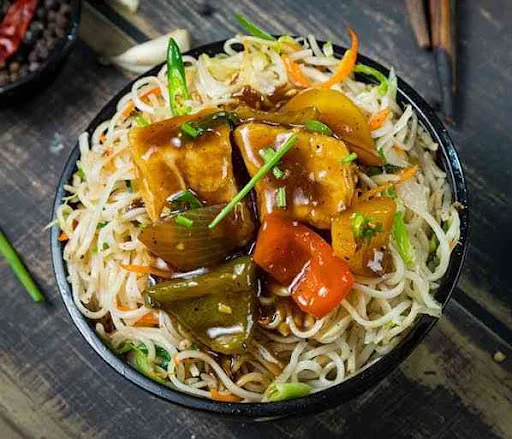 Chilli Paneer Noodles [1 Bowl]