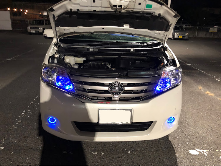 セレナのDIY・ランプ交換に関するカスタム事例の投稿画像1枚目