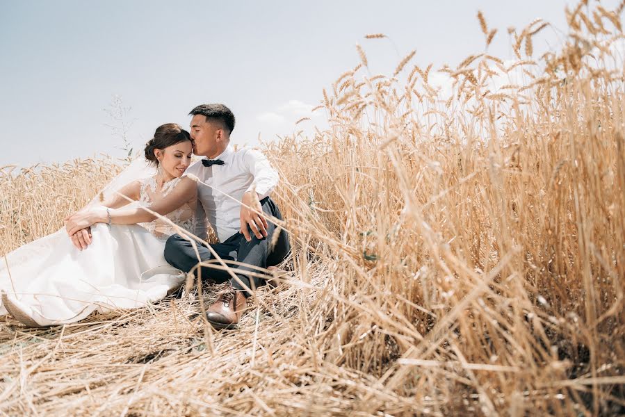 Fotógrafo de casamento Daniil Kandeev (kandeev). Foto de 16 de abril 2018