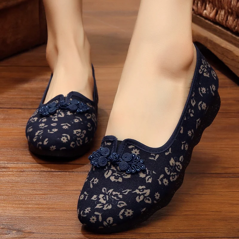 Zapatos redondos con suela blanda, comodidad y flexibilidad para cada paso. Ideales para uso diario, sintiendo ligereza y confort todo el día.