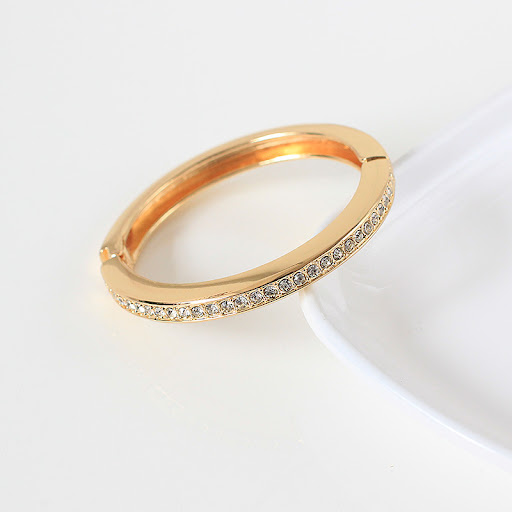 Title 3, Womens Metal Open Spring Diamond Bracelet. A s...
