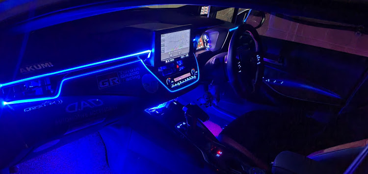 カローラスポーツのDIY・アンダーLED・アンビエントライト・みんなのお気に入り内装を見てみたいに関するカスタム事例の投稿画像4枚目