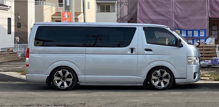 ハイエースバンの1E7・ハイエース200系・仕事車・18インチに関するカスタム事例の投稿画像2枚目