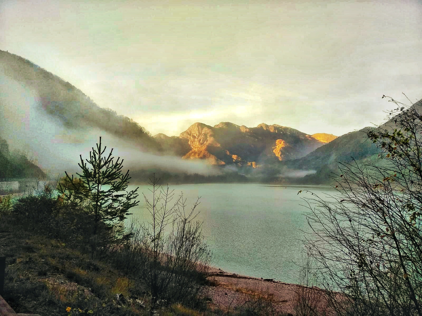 Lago nebbioso di tizi_moki