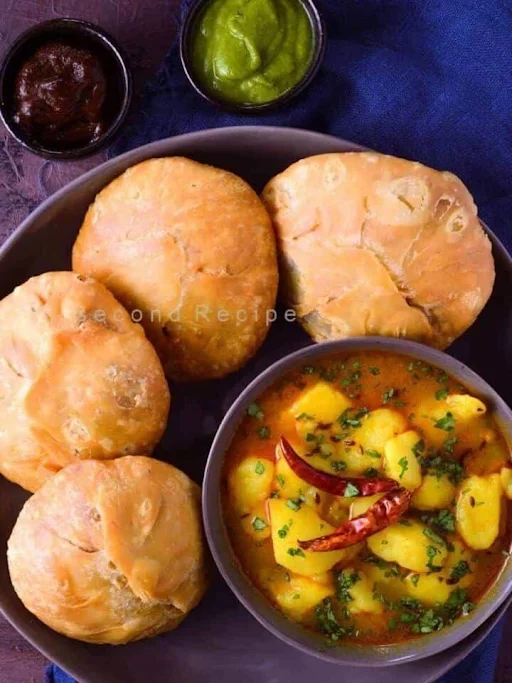 Dal Kachori (2 Pcs) With Aloo Sabjii