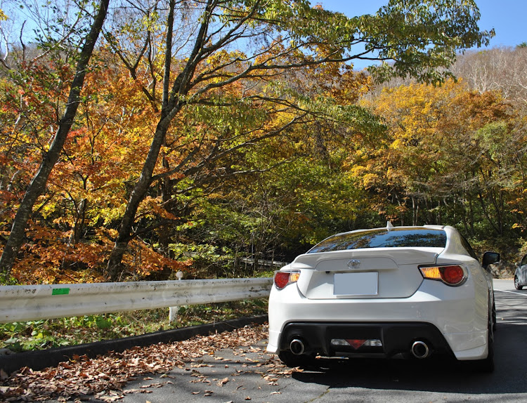 86のドライブ・紅葉に関するカスタム事例の投稿画像1枚目