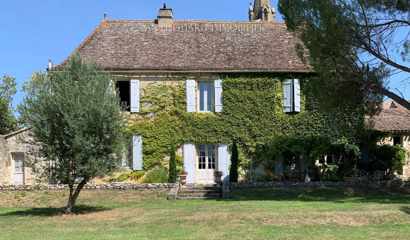 House with pool and garden Bergerac