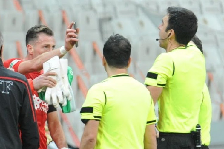 🎥 Süper Lig : Un joueur expulsé pour avoir voulu montrer une vidéo sur un téléphone portable à l'arbitre !