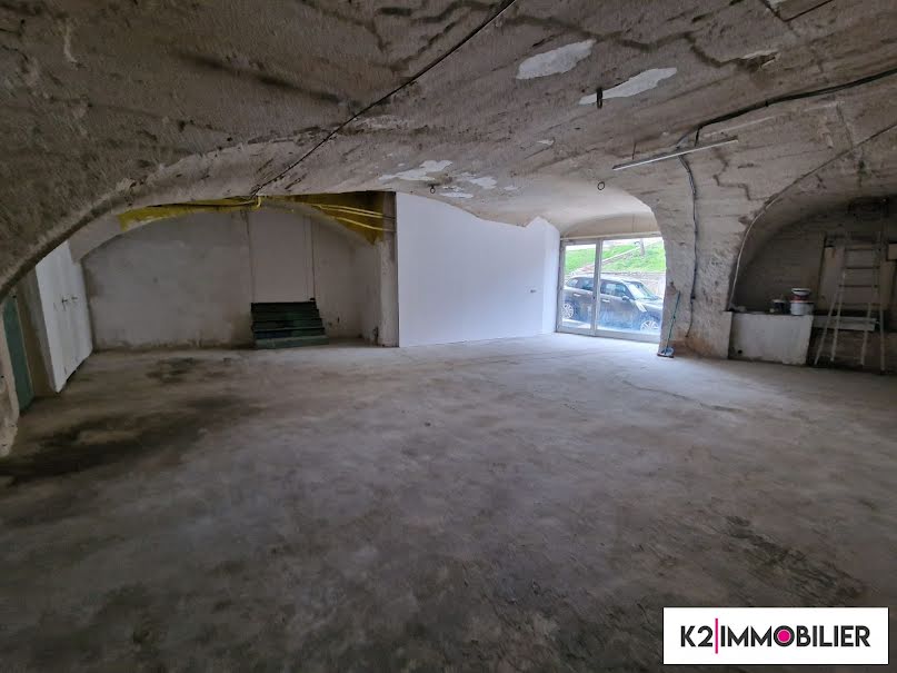 Location  locaux professionnels  96 m² à Privas (07000), 500 €