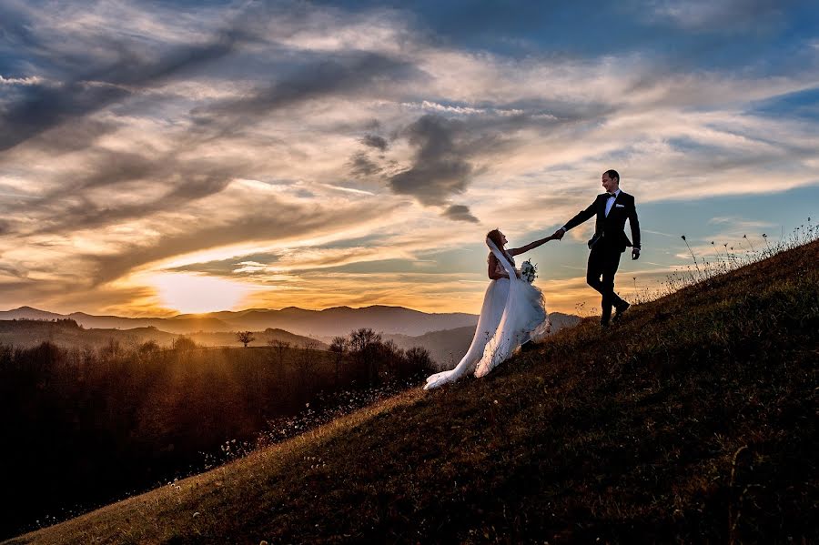 Bryllupsfotograf Robert Dumitru (robert-dumitu). Bilde av 1 august 2019