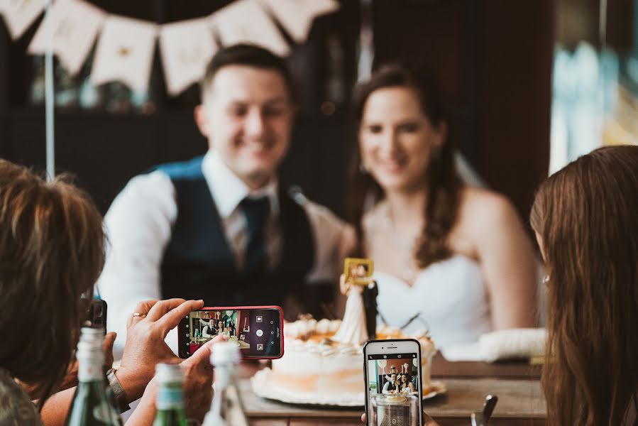 Fotógrafo de casamento Anett Stelzel-Kecskemeti (klerzphoto). Foto de 2 de fevereiro 2021