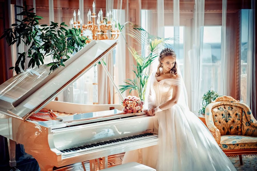 Wedding photographer Andrii Khomenko (oksamyt). Photo of 25 December 2018