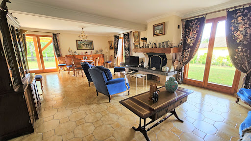 Villa with terrace 4