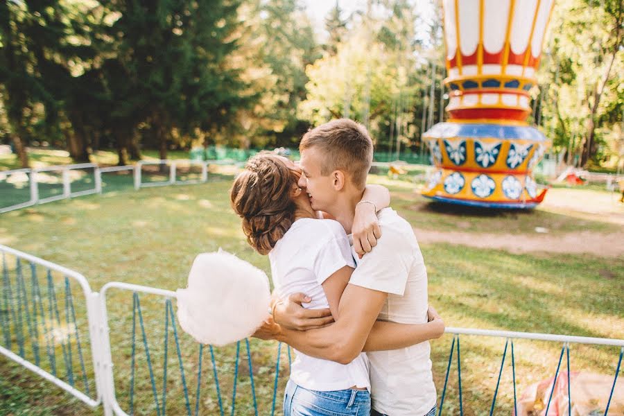 Fotógrafo de casamento Yuliya Galyamina (theglue). Foto de 22 de fevereiro 2019