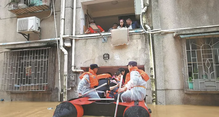 Rescuers evacuate stranded residents in Shaoguan, Guangdong