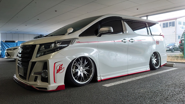 まっきー。ステッカー作りますさんが投稿したM工房from長野・ピンスト・ワンオフ・ALPHARD・輩に関するカスタム事例の投稿画像1枚目
