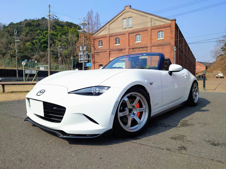 ロードスターの舞鶴赤れんがパーク・TE37 ソニック SL・TE37・ぼっちドライブ・シバタイヤに関するカスタム事例の投稿画像2枚目