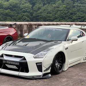 NISSAN GT-R R35