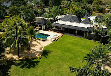 Villa with pool 2