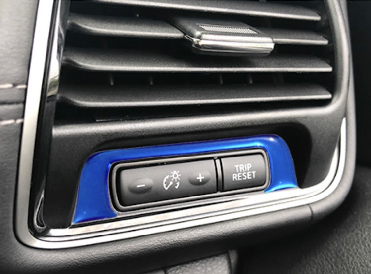 セレナのe-power・後期・C27・青化に関するカスタム事例の投稿画像1枚目