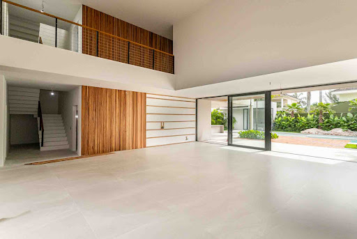 House with pool and garden 5