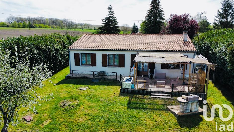 Vente maison 6 pièces 100 m² à Chadurie (16250), 182 000 €