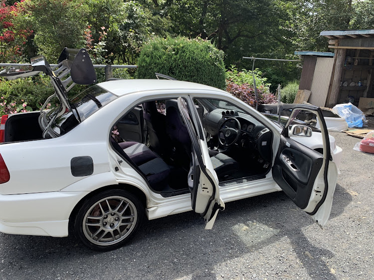 ランサーエボリューションの洗車・cp9a・エボVに関するカスタム事例の投稿画像2枚目