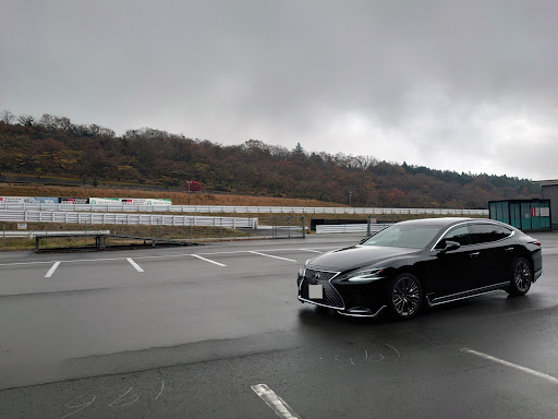 Ls のls500hエクセグティブ 富士スピードウェイ体験走行 雨に関するカスタム メンテナンスの投稿画像 車のカスタム情報はcartune