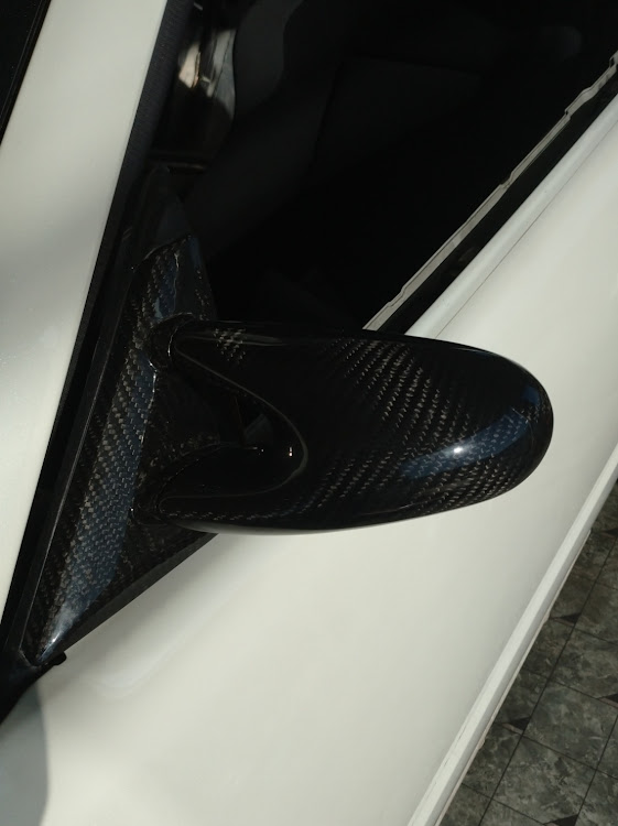 スカイライン GT-Rのgarage active・dry carbon・グループA・一番のり？に関するカスタム事例の投稿画像1枚目