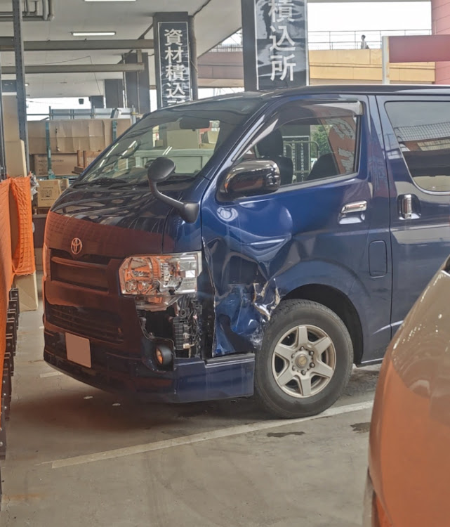 ハイエースバンのぴーぽぴーぽ対汽車ポッポ・ビバでぷち・人造人間エースに関するカスタム事例の投稿画像7枚目