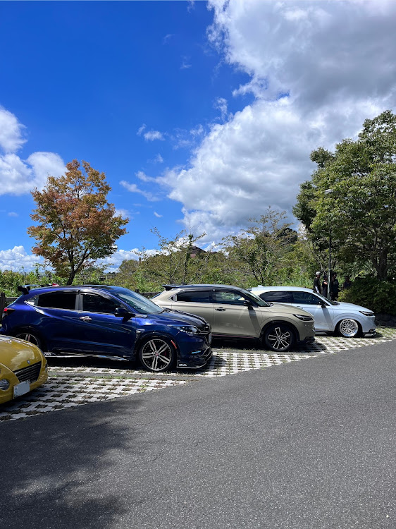 ヴェゼルのヴェゼル ハイブリット・鹿児島・宮崎・オフ会・おは霧に関するカスタム事例の投稿画像2枚目